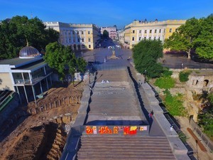 Как ремонтируют главный символ Одессы - Потемкинскую лестницу (ФОТО)