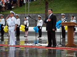 День Независимости: штормовой морской парад и зажигательный Порошенко