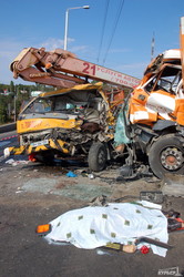 Авария у одесского автовокзала: мусоровоз мог быть неисправен (ФОТО 18+)