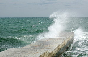 Осень в Одессе начинается с шторма на море (ФОТО)
