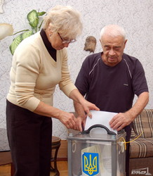 Как пожилые одесситы на дому голосовали (ФОТО)