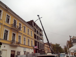В Одессе строят высотку в десяти метрах от Дерибасовской - под видом реконструкции старого дома (ФОТО)