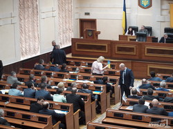 Депутаты Одесского облсовета включили мозг и не выбрали Скорика председателем (ФОТО)