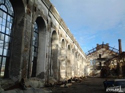 Заброшенный цех одесских паровозных мастерских начали перестраивать в винтажный бизнес-центр в стиле лофт (ФОТО)