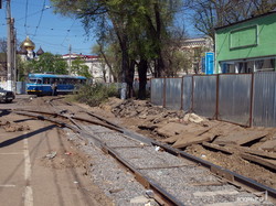 Реконструкция Старосенной площади в Одессе: плитка в сквере и новые рельсы (ФОТО)