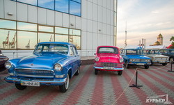 На одесском морвокзале проходит выставка ретроавтомобилей и мотоциклов (ФОТО)
