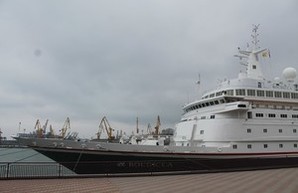 Судно длиной 206 метров зашло в Одессу сегодня утром (ФОТО)