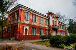 Чкаловский санаторий в Одессе: архитектура, оползни и знаменитый лифт (ФОТО)