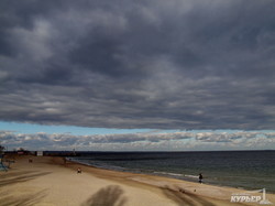 На одесском побережье начинается весна: фантастическое небо, последние льдины и морские котики (ФОТО, ВИДЕО)