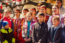 Болгарский праздник: в Одессе ярко попрощались с Бабой Мартой