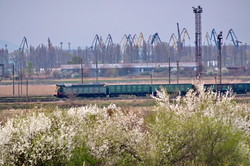 Станция Рени-Наливная и вид на краны порта Рени