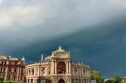 На Одессу обрушились ураган, ливень и град (ФОТО)