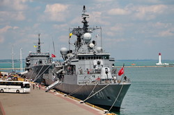 В Одессу впервые за 10 лет зашла подводная лодка, турецкие и румынские корабли, американская армада на подходе (ФОТО)