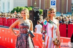 "Красная дорожка" открытия Одесского кинофестиваля: ярмарка тщеславия для местных и немного иностранных гостей (ФОТО)