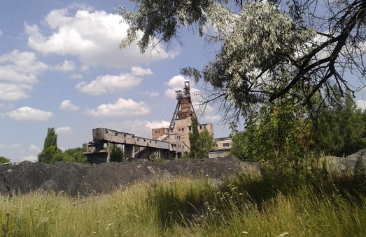 Фрагмент молодой, процветающей недореспублики: мертвые шахты Донбасса