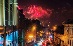 7000 залпов, молнии, дождь и пробки: в Одессе запустили фестиваль фейерверков (ФОТО)