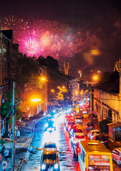7000 залпов, молнии, дождь и пробки: в Одессе запустили фестиваль фейерверков (ФОТО)