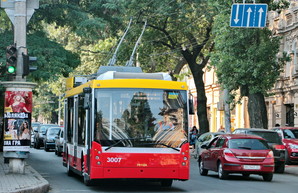 На выходных общественный транспорт Одессы будет объезжать "раскопки" на Канатной