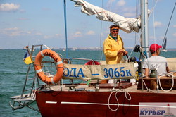 Яхты и казацкая чайка: как в море под Одессой отметили День Независимости (ФОТО, ВИДЕО)