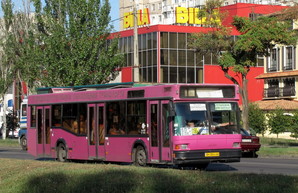 В Одессе запускают дополнительные автобусы вместо трамвая в Лузановке