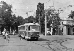 "Вокзал" на Куликовом поле в 1985 году. Уже тогда здание получило второй этаж. Фото Вольфганг Шрайнер.