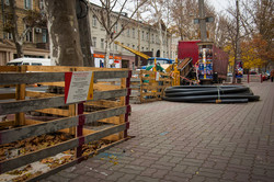 В Одессе начали ремонтировать Ришельевскую: 93 миллиона на тротуары (ФОТО)