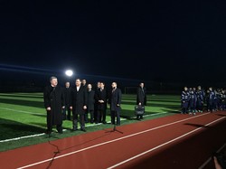 Как Порошенко под Одессой открывал новый стадион при свете фонарей (ФОТО)