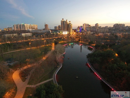 В одесском парке Победы официально открыли светящийся пруд (ФОТО, ВИДЕО)