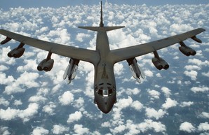 B-52 Stratofortress – намекает от Гуама до Эстонии