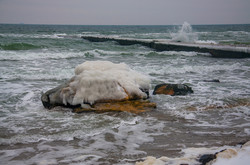 Красота зимних пляжей Одессы: Ланжерон и Отрада во льдах (ФОТО)