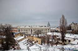 Заснеженные крыши и сугробы: Одесса начинает оттаивать (ФОТО)