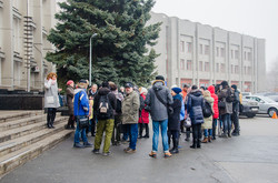Под Одесским облсоветом митинговали против Сигала и Ройтбурда (ФОТО)