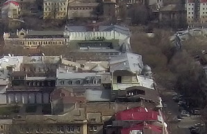 На крышах домов на Дерибасовской "поселились" мансарды