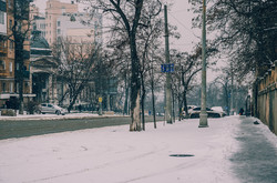Весна в Одессе: на заснеженный город надвигается новая метель (ФОТО)