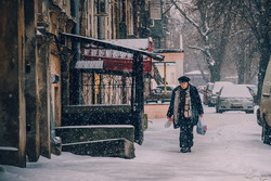 Весна в Одессе: на заснеженный город надвигается новая метель (ФОТО)