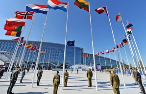 НАТО сократит сотрудников российского представительства при альянсе