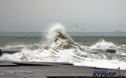 На берега Одессы обрушился разрушительный шторм (ФОТО, ВИДЕО)