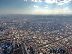 Пятнистое море и панорамы города: полет над Одессой на высоте в полкилометра (ФОТО, ВИДЕО)