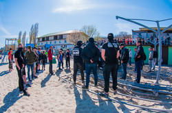 На Ланжероне активисты и собственники пляжного комплекса договорились насчет настила (ФОТО)