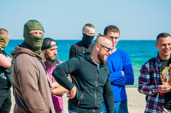 На Ланжероне активисты и собственники пляжного комплекса договорились насчет настила (ФОТО)