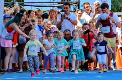 Почти 600 малышей пробежали мини-марафон по Одессе (ФОТО)