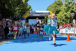 Почти 600 малышей пробежали мини-марафон по Одессе (ФОТО)
