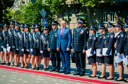 В Одессе торжественно выпустили новых полицейских (ФОТО)