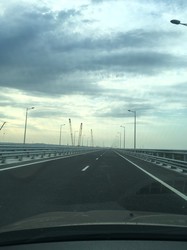 Крымский мост в фото: пустота и… пустота!