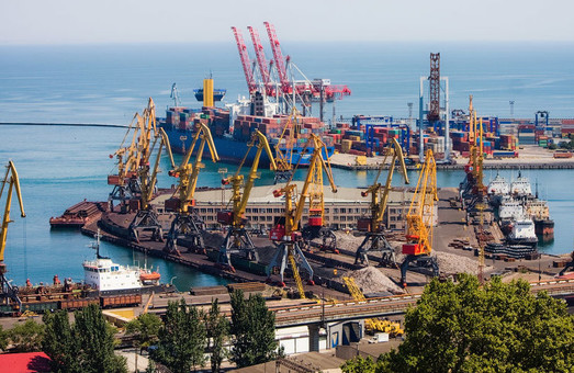 Морские порты Украины уже перевалили почти 64 миллиона тонн грузов