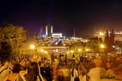 В Одессе тысячи людей собрались посмотреть на ничто (ФОТО)