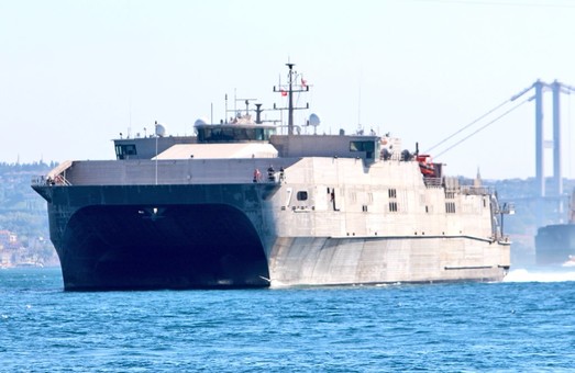 В Черное море вошел самый быстрый десантный корабль ВМС США