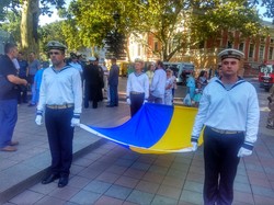 В Одессе на Думской подняли флаг Украины: Труханов произнес речь на украинском языке (ФОТО, ВИДЕО)