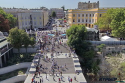 Почти две тысячи одесситов в вышиванках выстроились на Потемкинской лестнице (ФОТО, ВИДЕО)