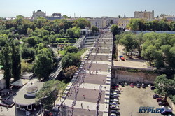 Почти две тысячи одесситов в вышиванках выстроились на Потемкинской лестнице (ФОТО, ВИДЕО)